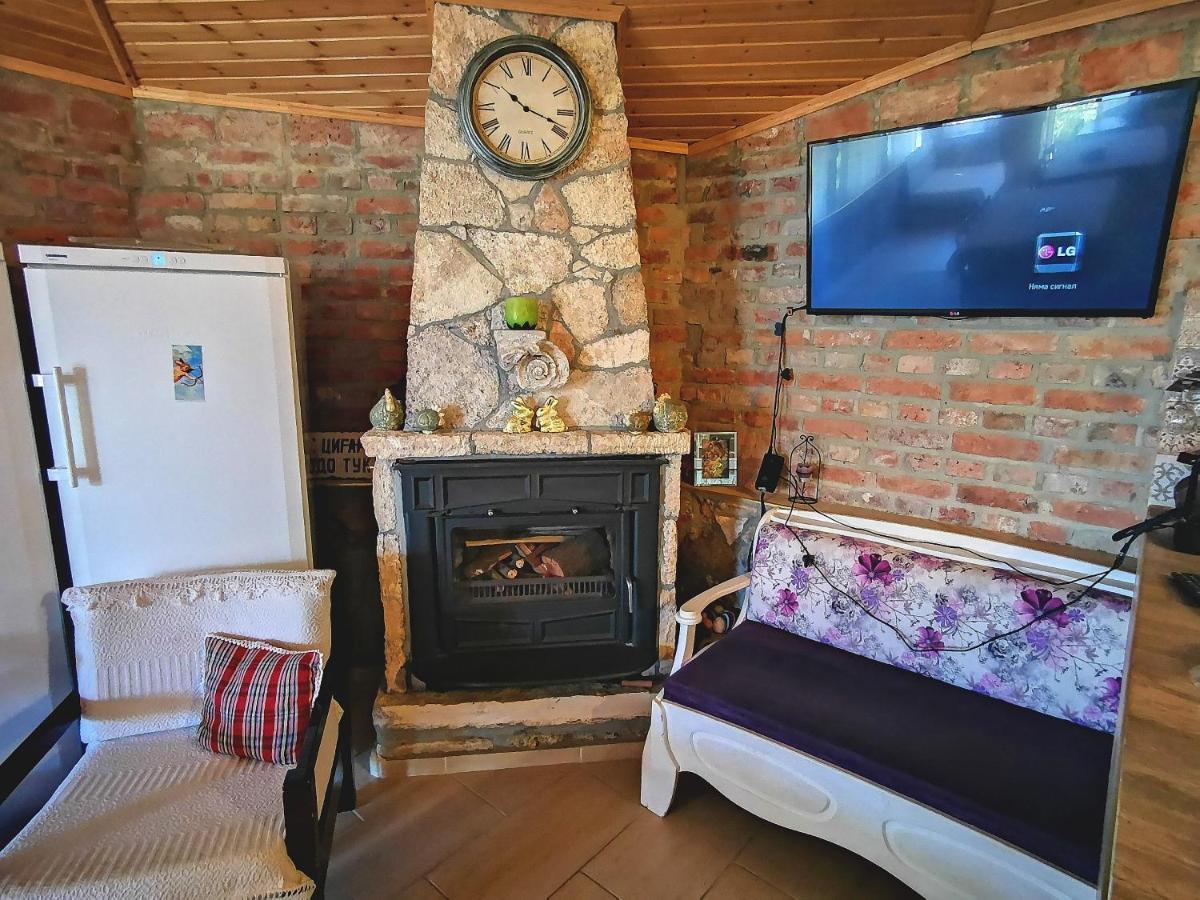 Guest House Ezerets Buitenkant foto